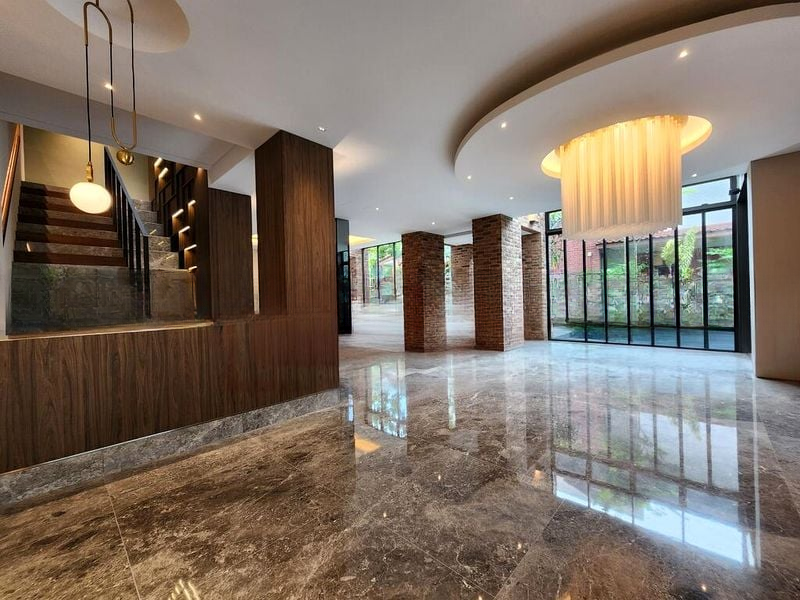 THOMSON HILLS ESTATE 10