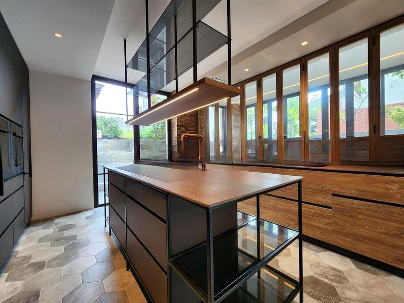 THOMSON HILLS ESTATE 12