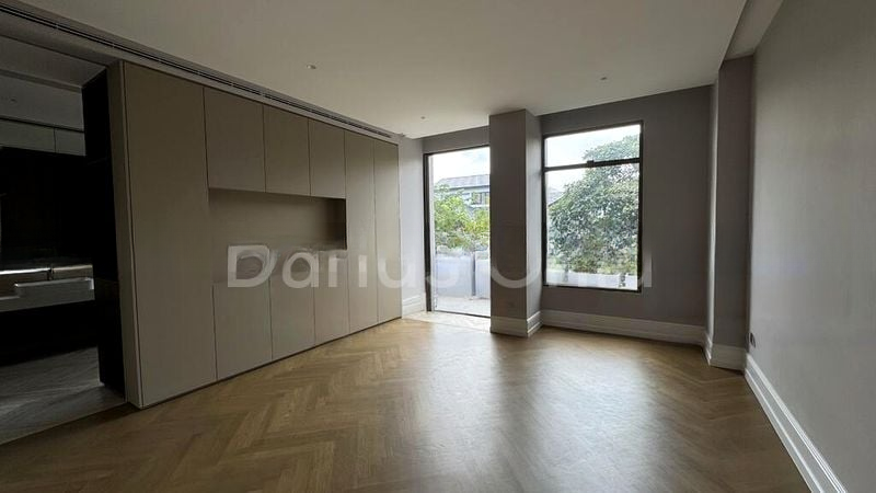 THOMSON HILLS ESTATE 9