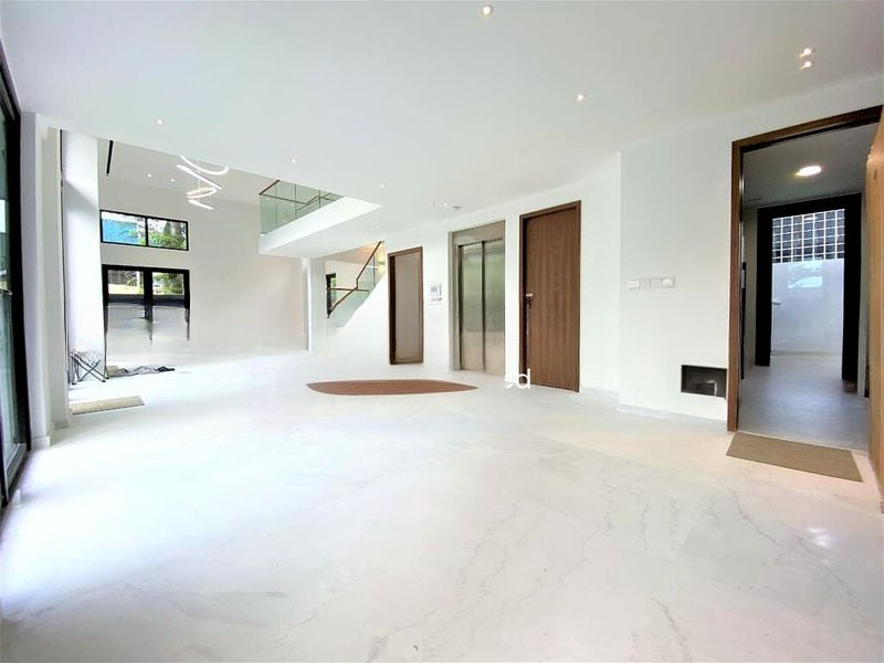CHARLTON RESIDENCES 5
