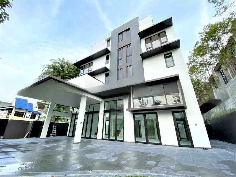 CHARLTON RESIDENCES 1