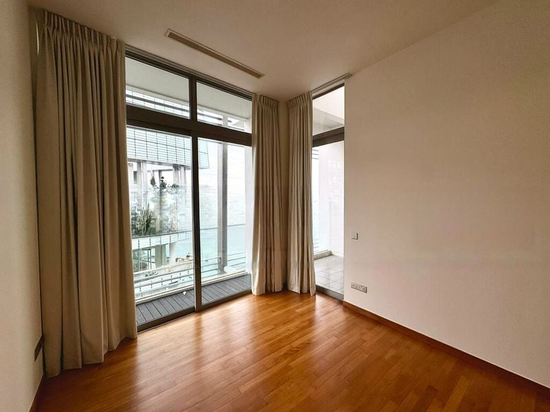 THE OCEANFRONT @ SENTOSA COVE 5