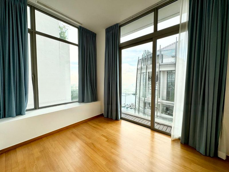 THE OCEANFRONT @ SENTOSA COVE 11