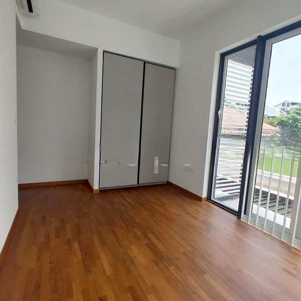 THE VERANDAH RESIDENCES 10