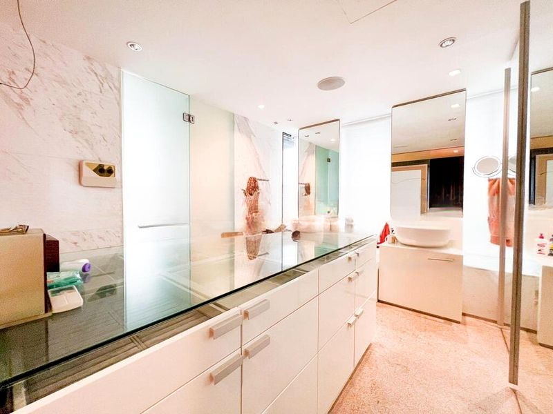 NEWTON SUITES 5