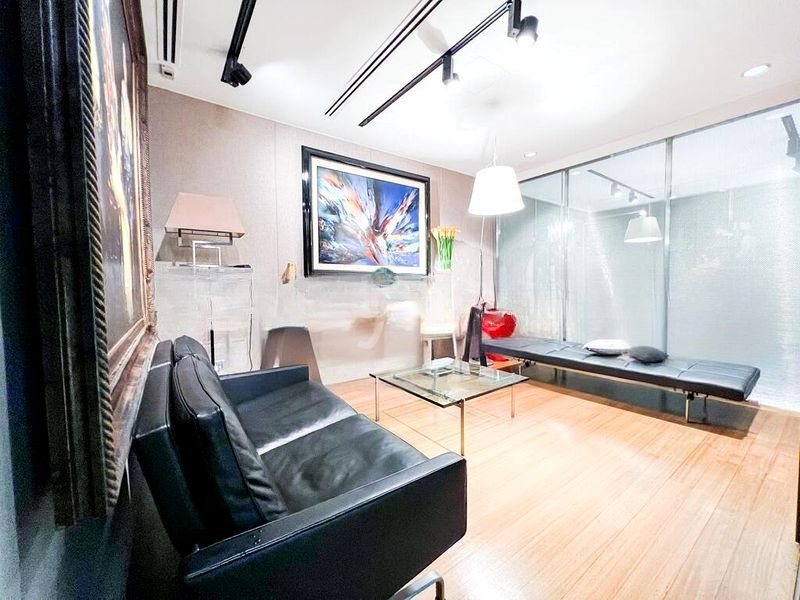 NEWTON SUITES 7