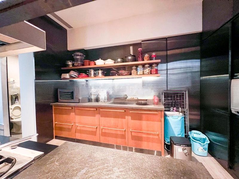 NEWTON SUITES 10