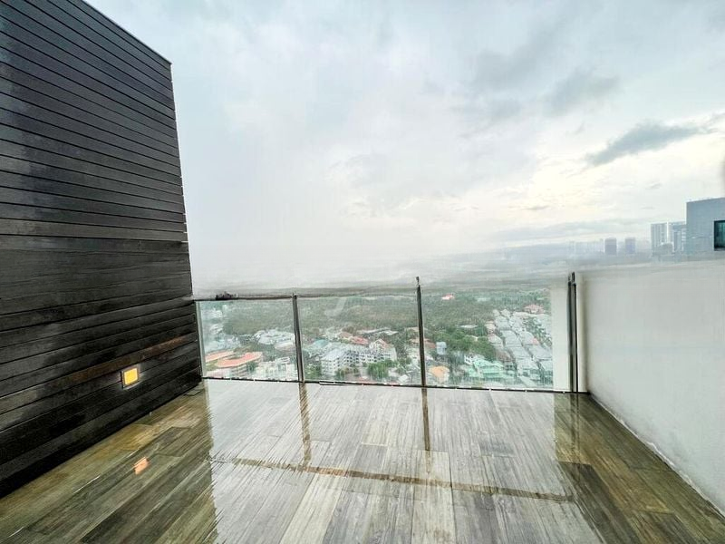 NEWTON SUITES 15