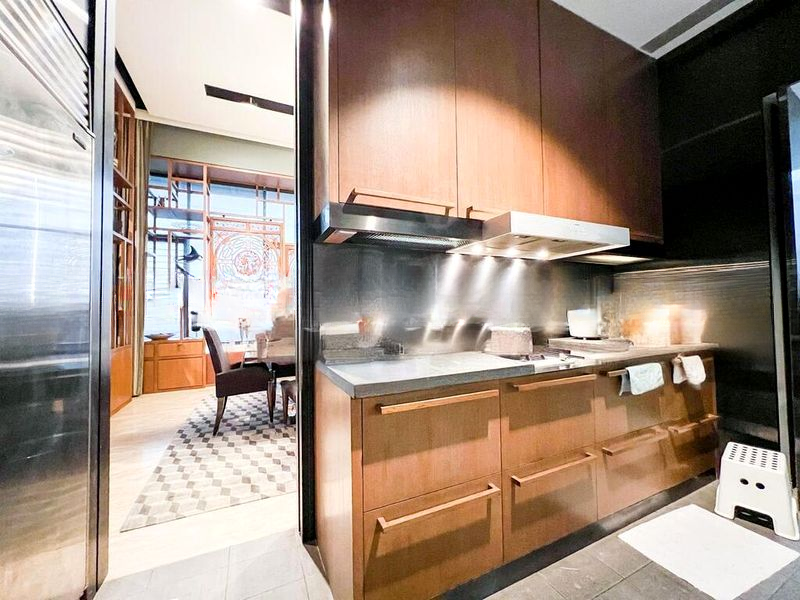 NEWTON SUITES 13