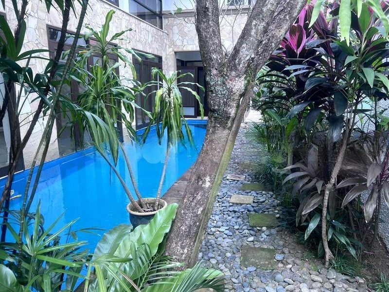 HUA GUAN GARDENS 12