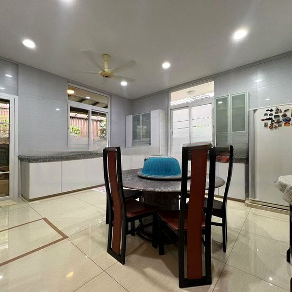 SELETAR HILLS ESTATE 8
