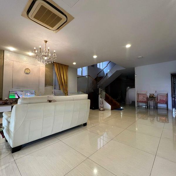 SELETAR HILLS ESTATE 4