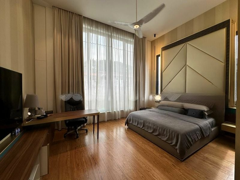 THOMSON GROVE 4