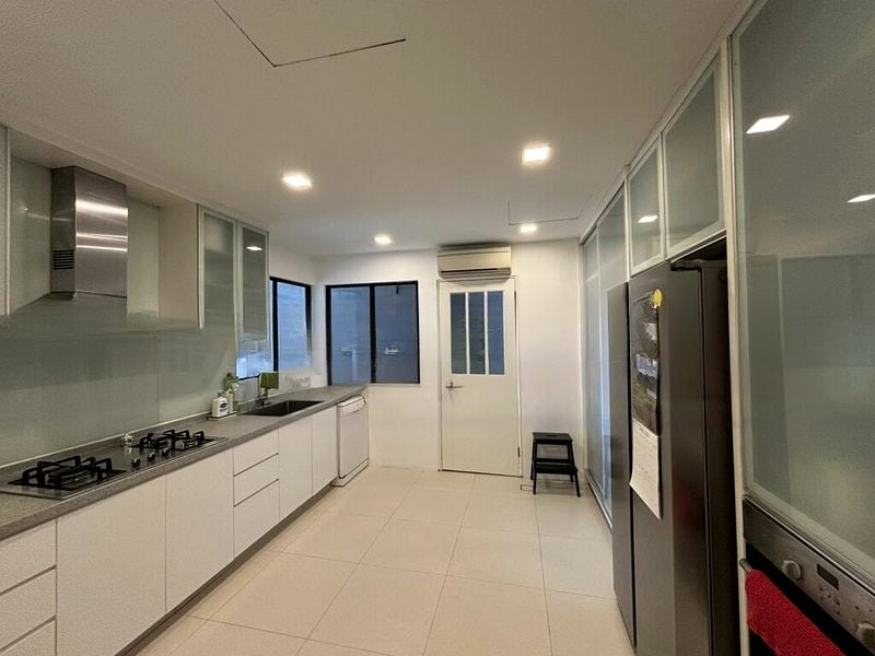 REGENCY PARK 1