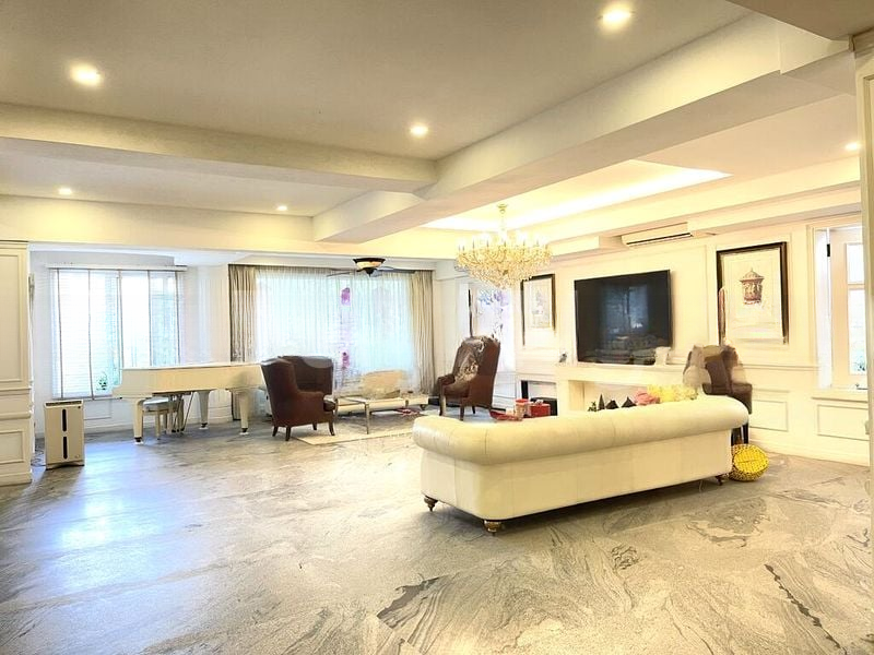 HAPPY MANSION 7