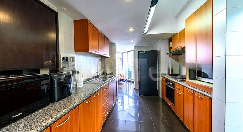 LA MAISON 9