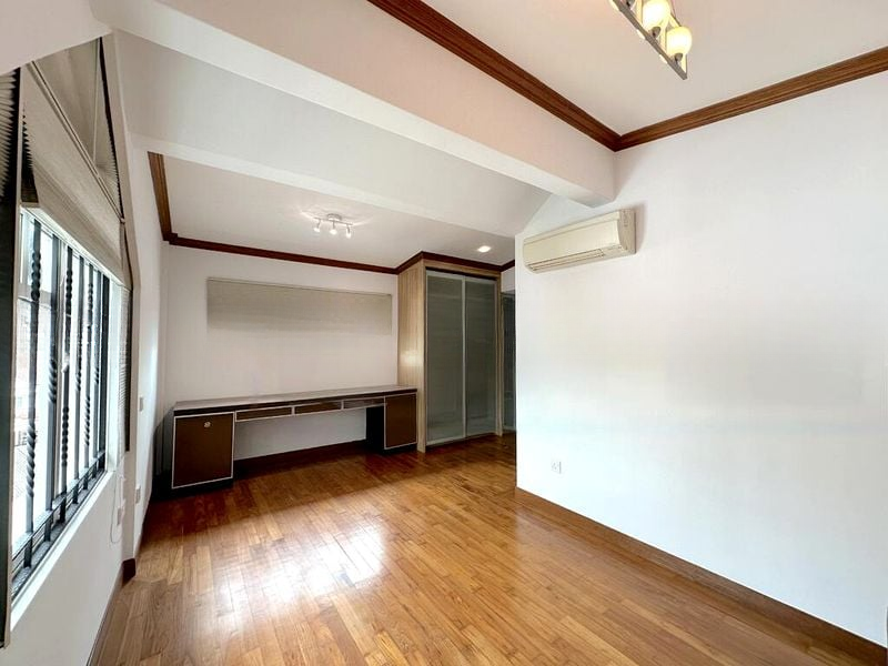 SEMBAWANG HILLS ESTATE 8