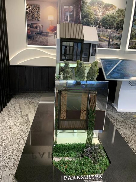 PARKSUITES 7
