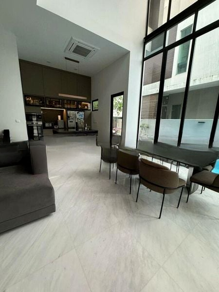 FOURTH AVENUE RESIDENCES 9