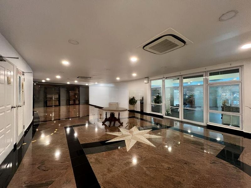 CAIRNHILL PLAZA 3