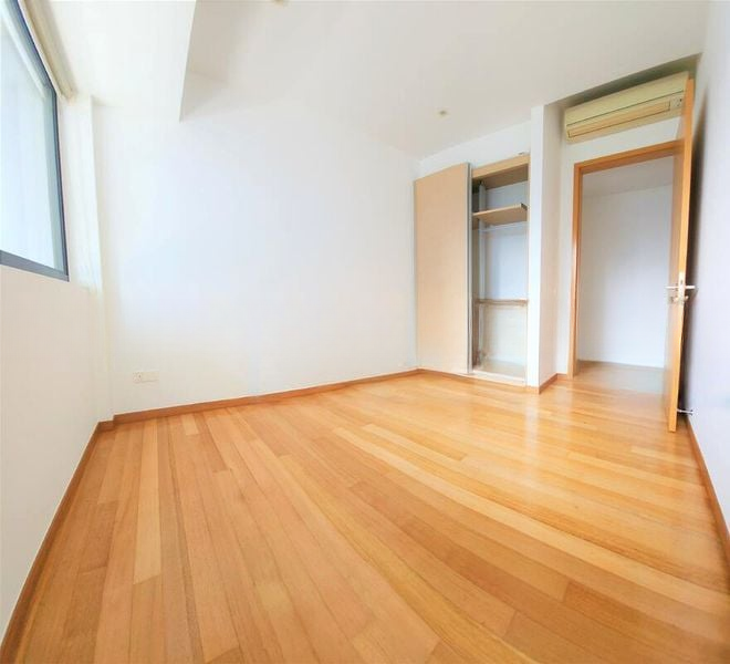 MARINA BAY RESIDENCES 11