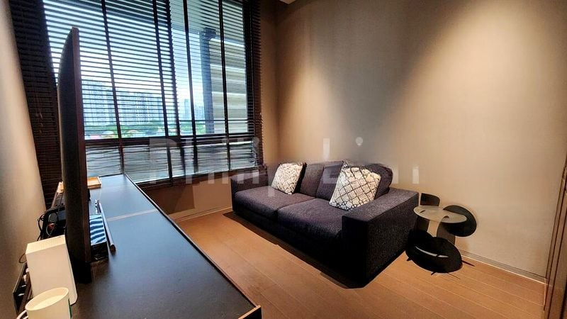 MEYERHOUSE 4