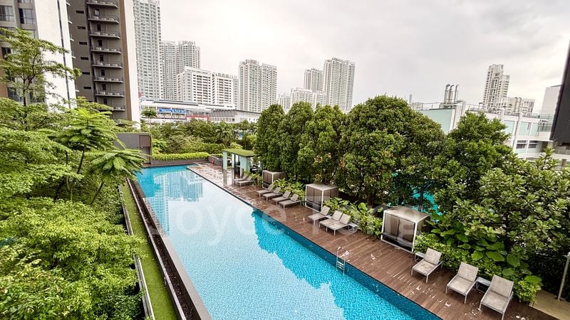 THE CLEMENT CANOPY 4