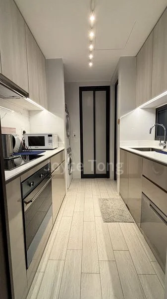 THE CLEMENT CANOPY 10