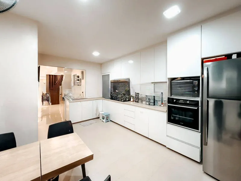 KEMBANGAN ESTATE 8