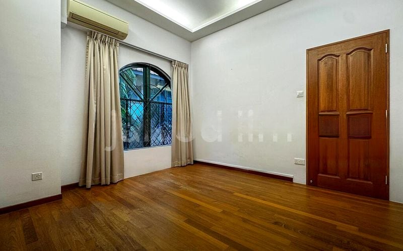 THOMSON HILLS ESTATE 12