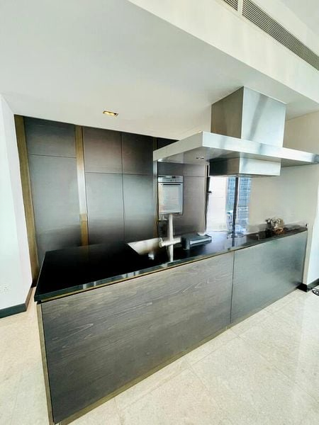 MARINA BAY RESIDENCES 9