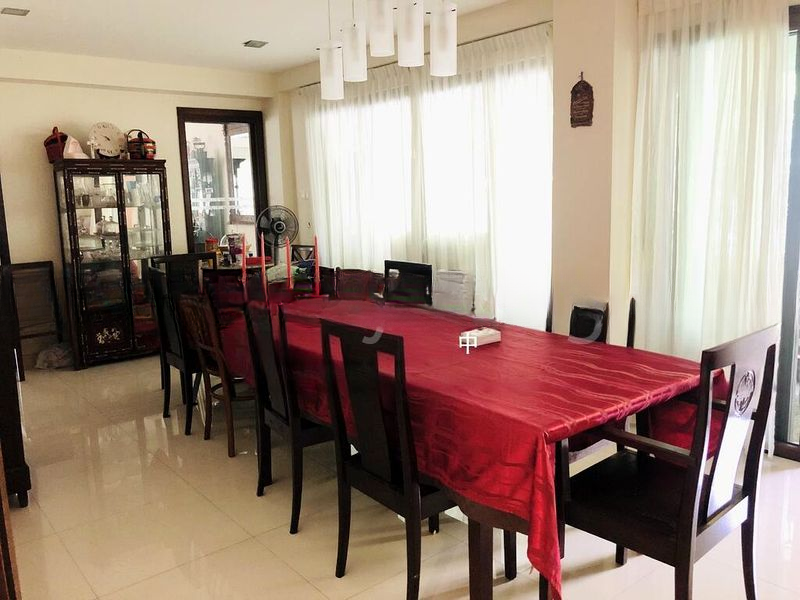 BUKIT LOYANG ESTATE 4
