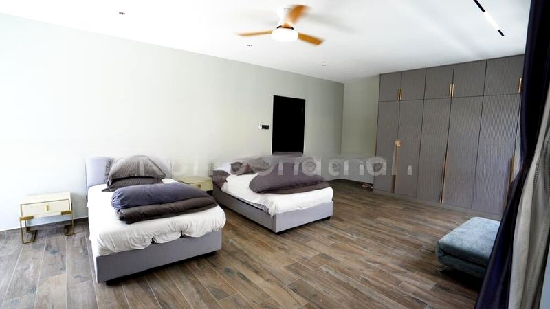 KEW GROVE 8
