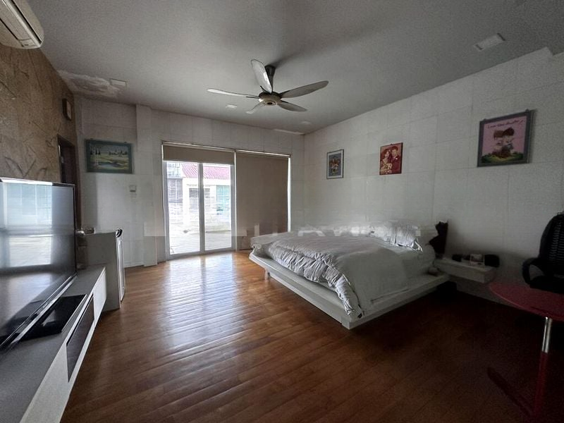 GOLDEN HILL ESTATE 12