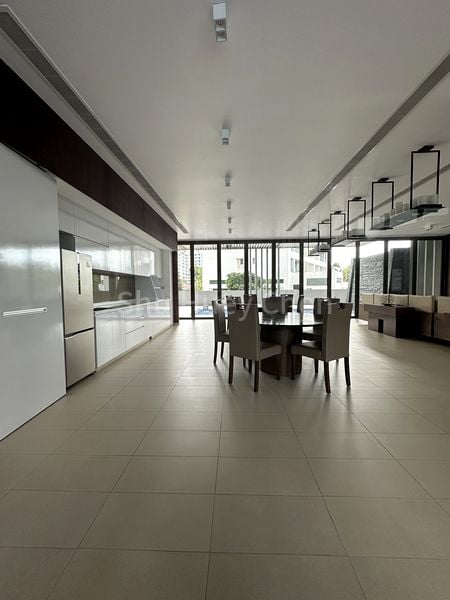 SKYLINE RESIDENCES 10