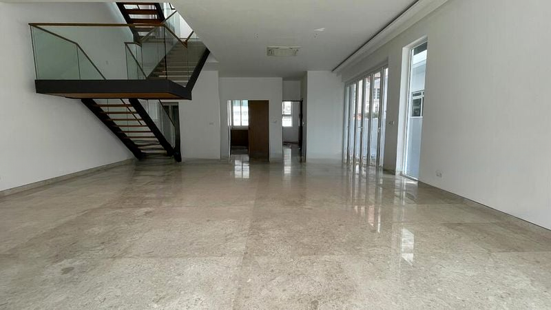 SELETAR HILLS ESTATE 8