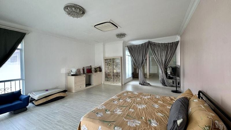 KEMBANGAN ESTATE 4