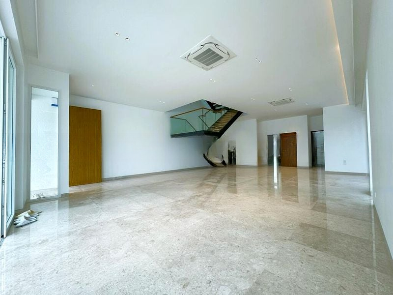SELETAR HILLS ESTATE 1