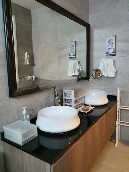 PEAKVIEW ESTATE 9