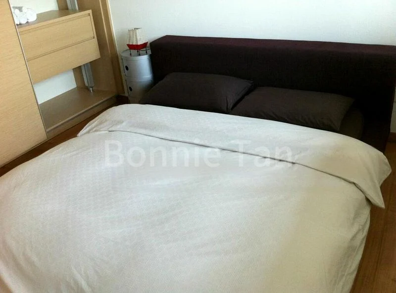 MARINA BAY RESIDENCES 9