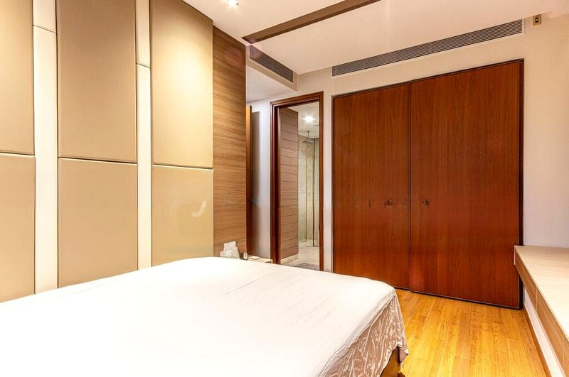 ONE BALMORAL 7