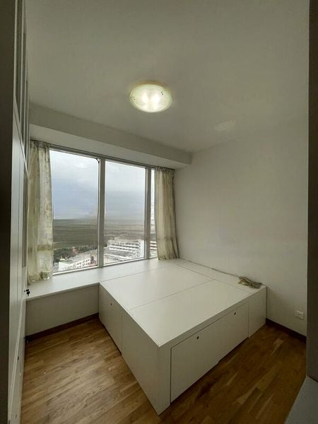 THE SEA VIEW 11