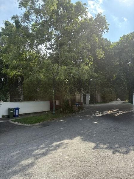 THOMSON HILLS ESTATE 6