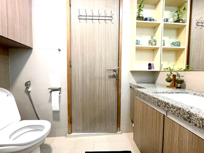 THE METROPOLITAN CONDOMINIUM 28