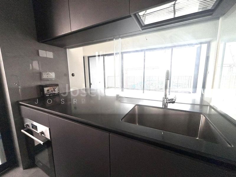 THE LINQ @ BEAUTY WORLD 8