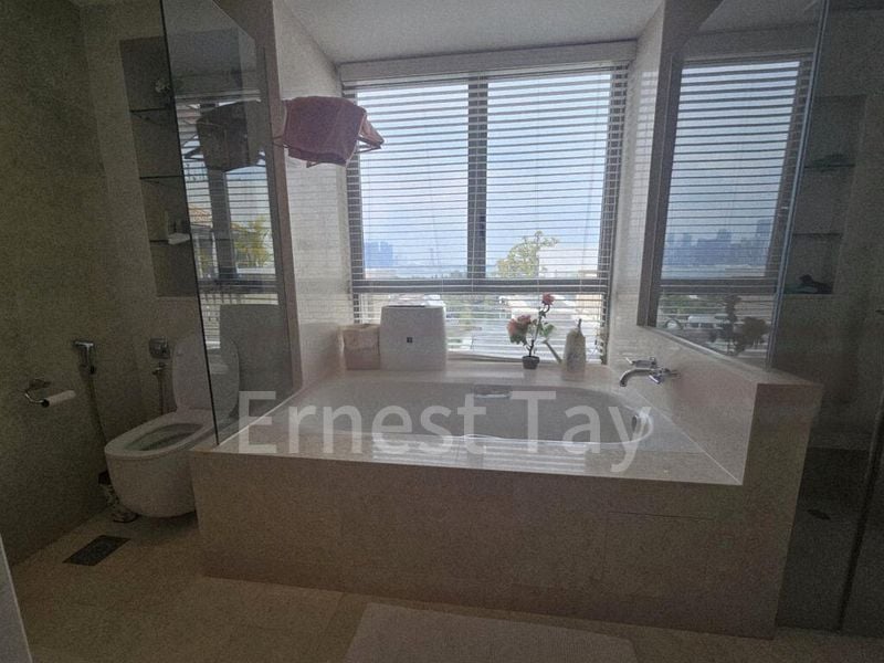 THE BERTH BY THE COVE 8