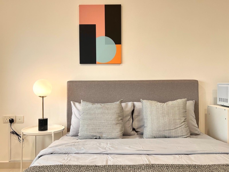 INTERNATIONAL PLAZA 28