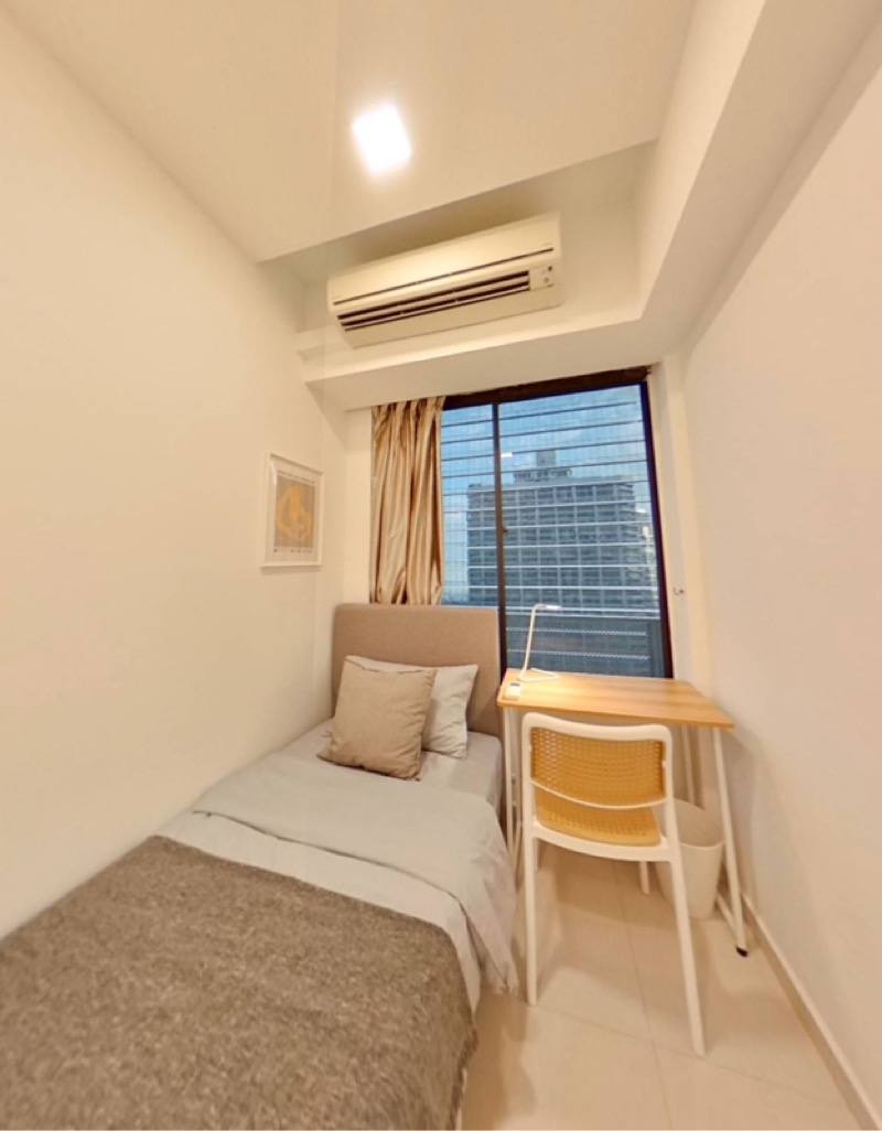 INTERNATIONAL PLAZA 37