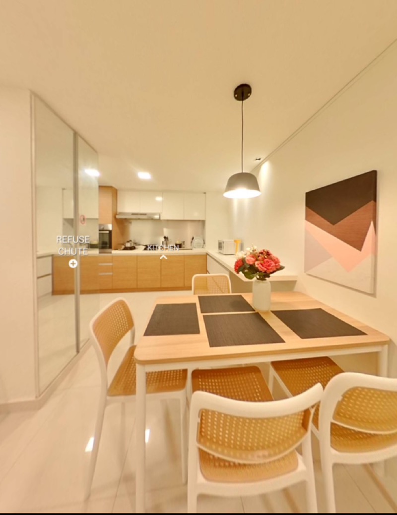 INTERNATIONAL PLAZA 10