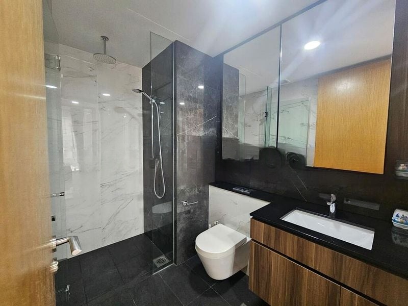THE VERANDAH RESIDENCES 1